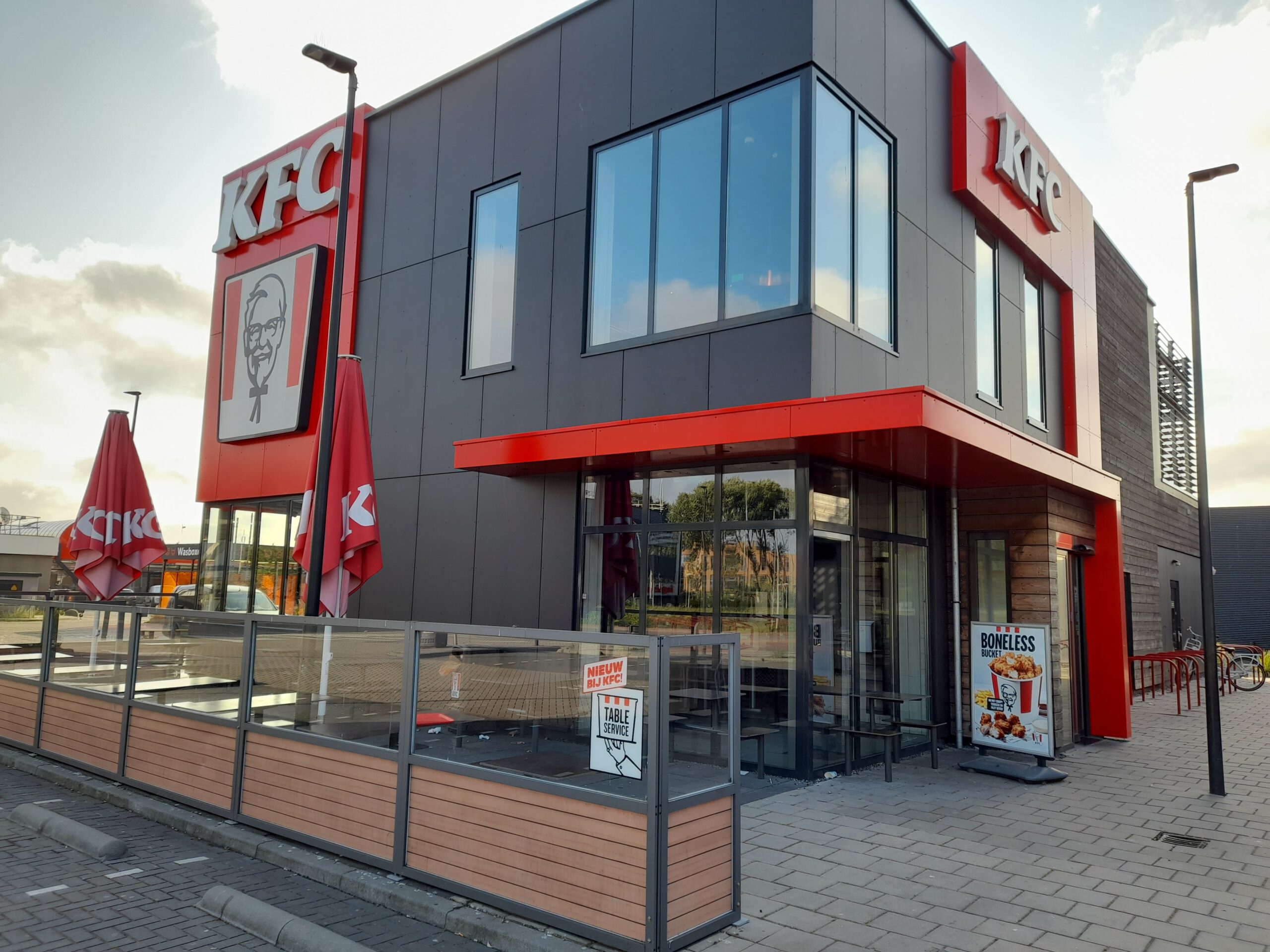 KFC (Kentucky Fried Chicken)